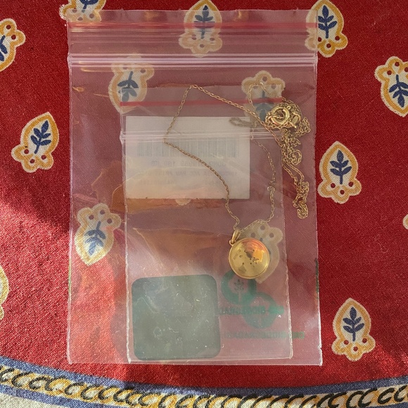 Ross-Simons l Diamond Paw Print Circle Pendant Necklace 18KT Gold Over Sterling - Picture 7 of 16